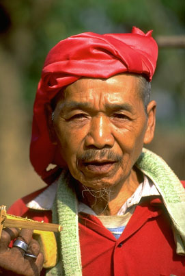 Woodcarver, Mae Chan